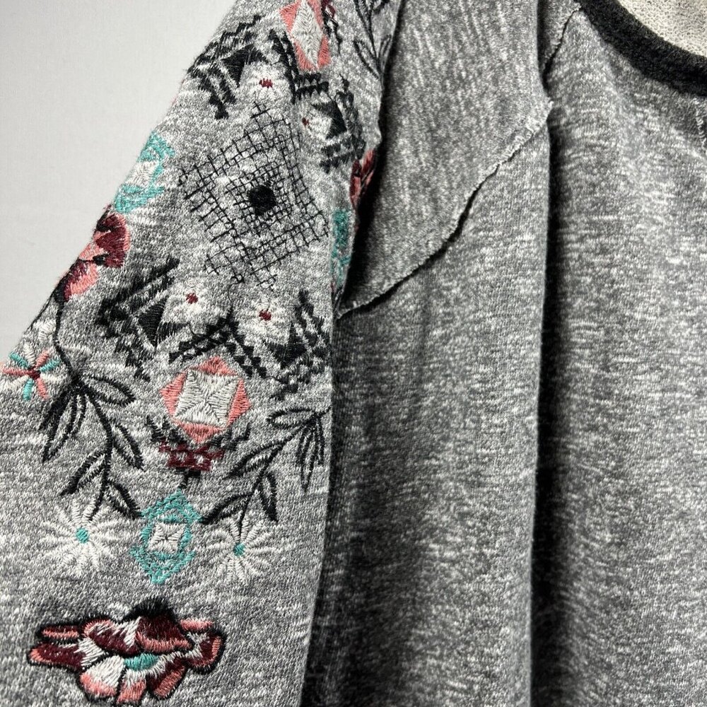 Knox Rose Women Top‎ XL Embroidered Floral Raw Edges Raglan Sleeve Pullover Gray - Picture 4 of 8